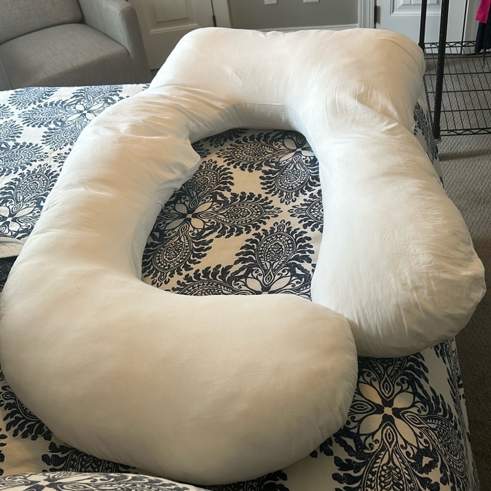 FREE Pregnancy Body Pillow white